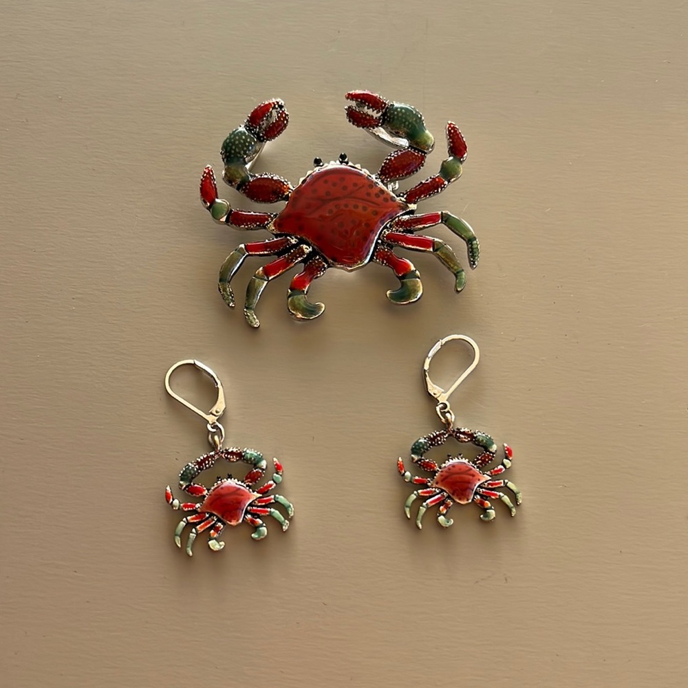 Crab pendant with matching earrings